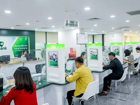 Lợi nhuận ngân hàng 'chia phe'